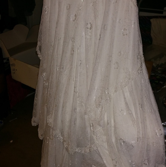 David's Bridal Wedding Gown w/ accessories - Picture 3 of 15